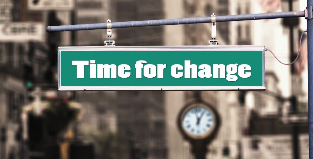 TIME FOR CHANGE - How to go from an unknown coach to a client magnet in 5 months