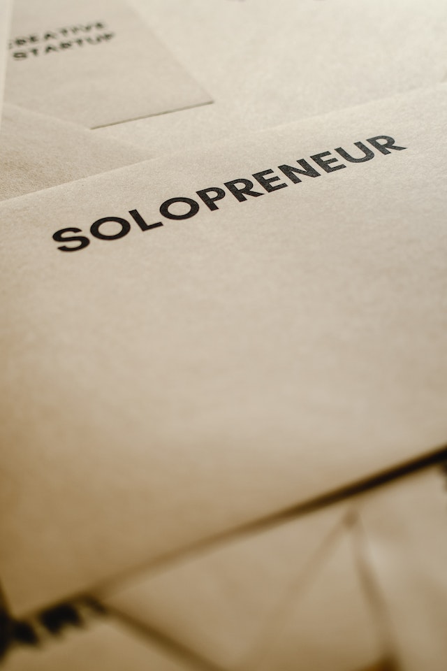 Embracing 18 Years of Solopreneurship: Lessons, Risks, and Success